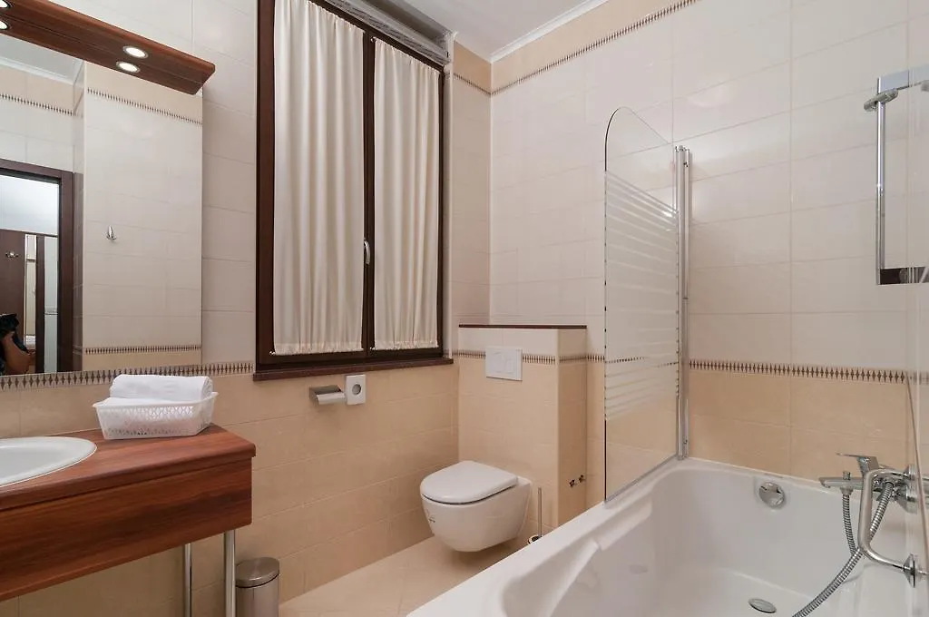 Luxury Rooms Near The Beach3 Split 4*,